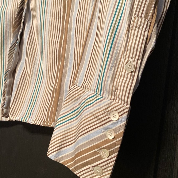 Authentic BURBERRY long sleeves - Picture 6 of 8